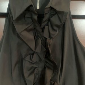 NWT Black sleeveless ruffled button down